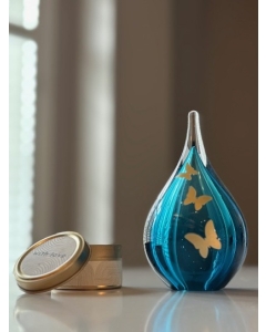 Frosted druppel small light blue vlinders gold brushed